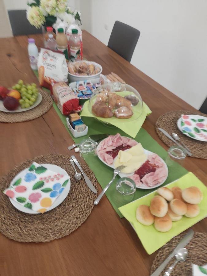 Ledwars Bed & Breakfast Taviano  Eksteriør bilde